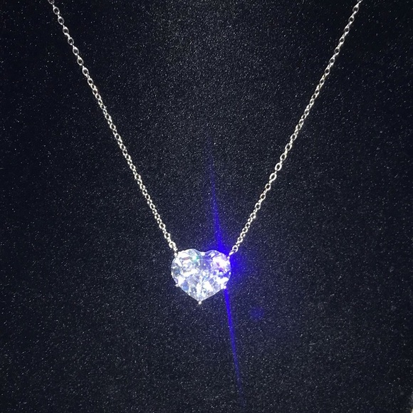 12ct Solitaire Heart Necklace - Picture 5 of 16